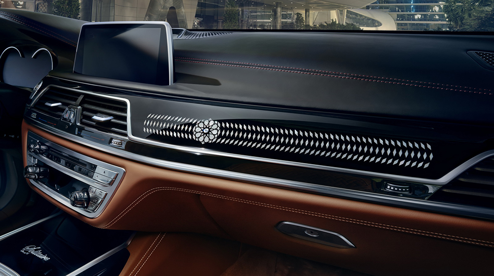 BMW 7-Series Solitaire