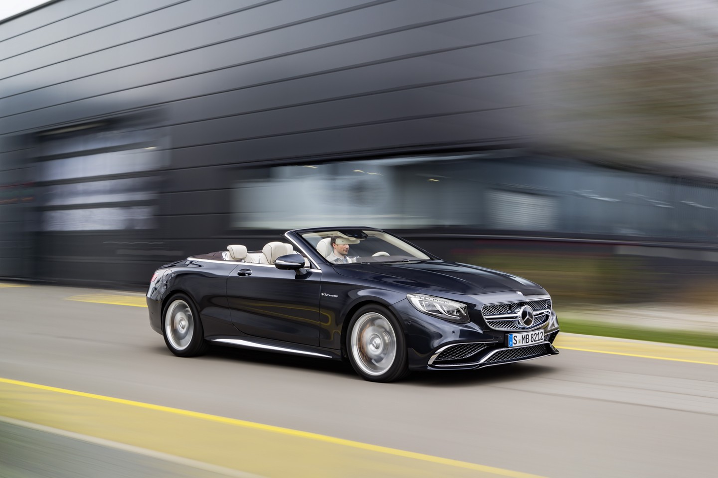 Mercedes-Benz công bố giá bán của S-Class 2016 mui trần