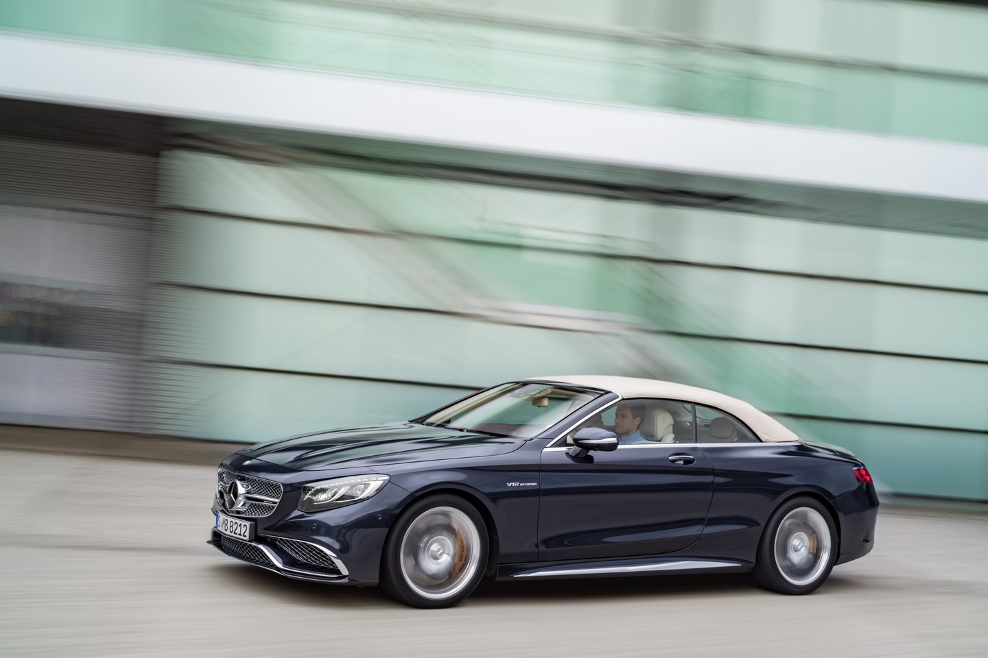 Mercedes-Benz công bố giá bán của S-Class 2016 mui trần