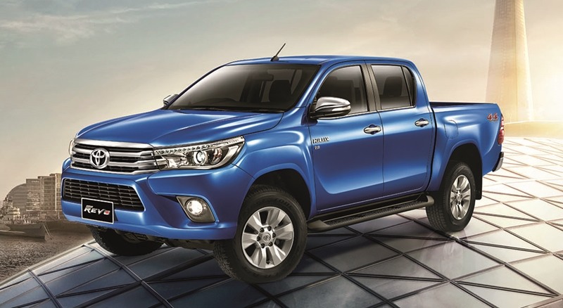 Toyota Hilux 2016 giá từ 693 triệu - tìm vị thế thị trường Việt