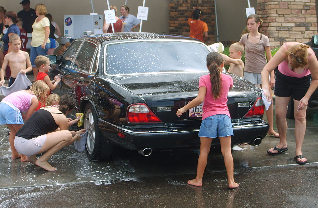 Những chú ý khi tự mình rửa xe ô tô tại nhà