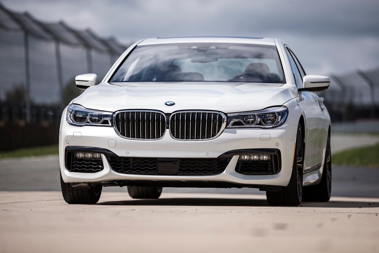 Xe ô tô BMW 7-Series chính thức có giá bán