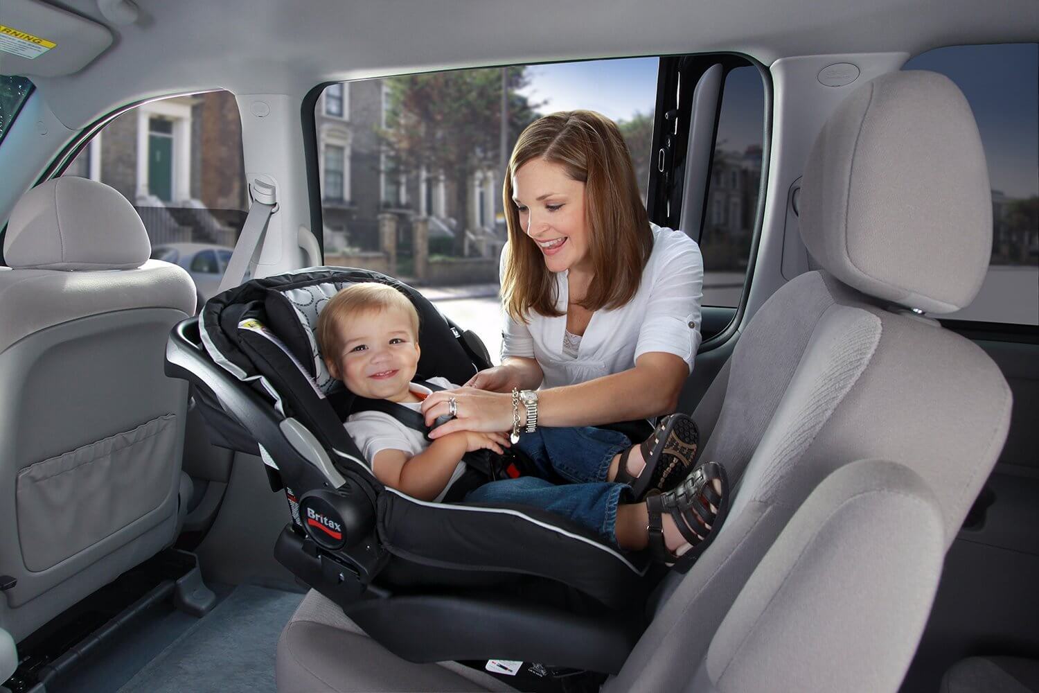 Những lời khuyên hữu ích khi sử dụng ghế ngồi trên xe hơi cho trẻ