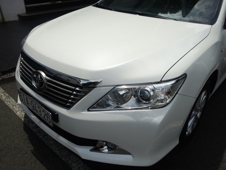 Toyota Camry chính hãng sơn lại màu Trắng Toyota Camry chính hãng sơn lại màu Trắng