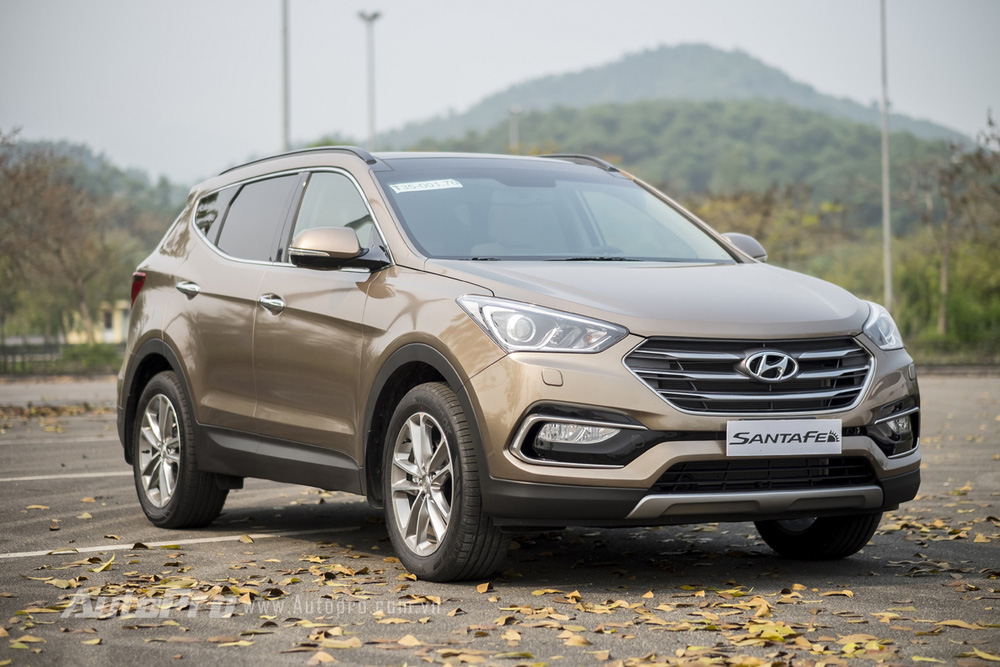 Hyundai Santa Fe 2016 nâng cấp kịp thời để cạnh tranh