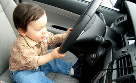 7 lỗi thường mắc phải khi cho trẻ đi ôtô