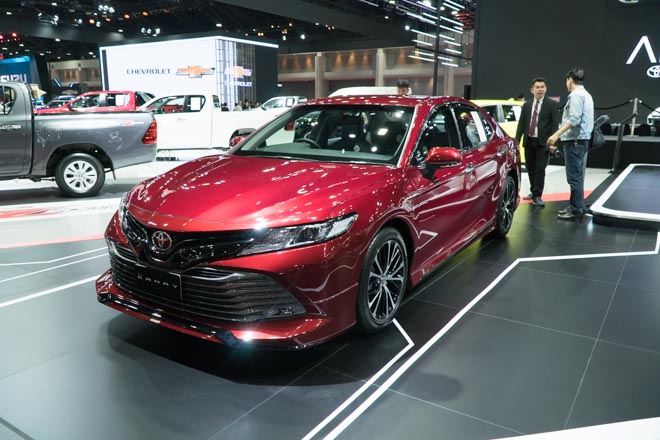 Ảnh thực tế Toyota Camry 2019 thế hệ mới sắp được bán tại Việt Nam