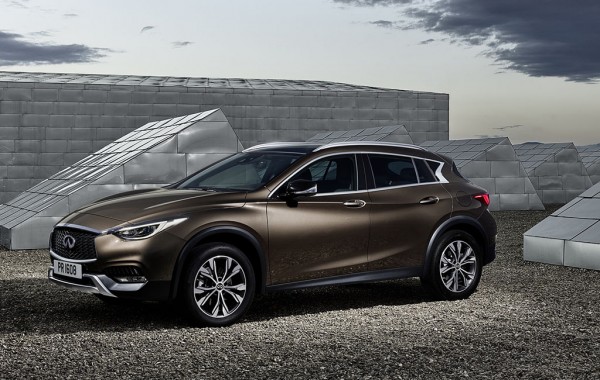 Infiniti Q30