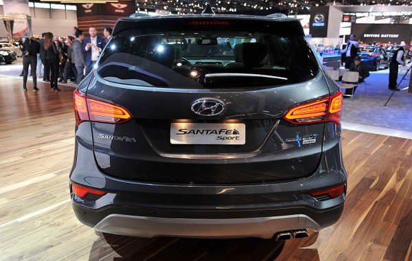 Hyundai nâng cấp nhẹ Santa Fe 2017