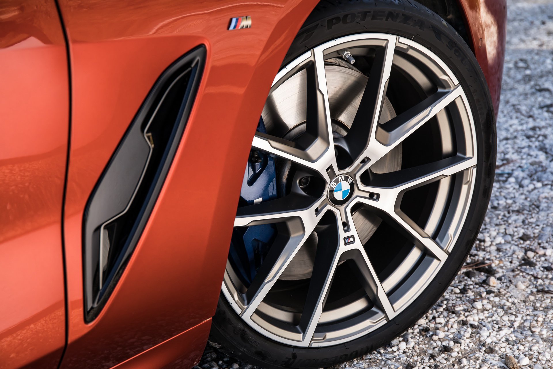 BMW 8-Series 2019 chốt giá từ 97.335 USD