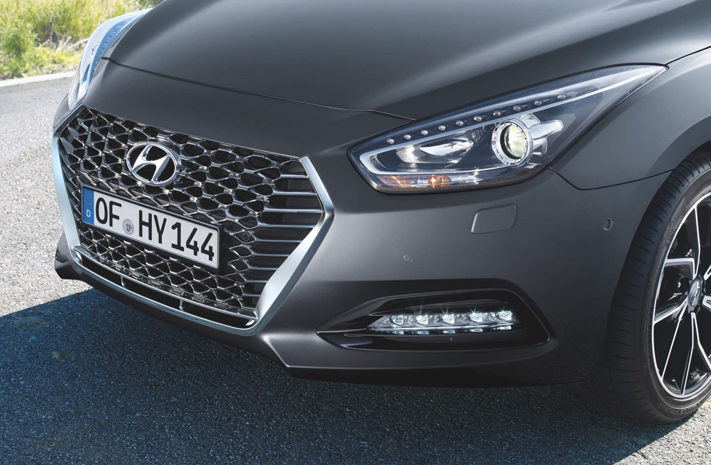 Hyundai cải tiến thiết kế và động cơ cho bộ đôi i40