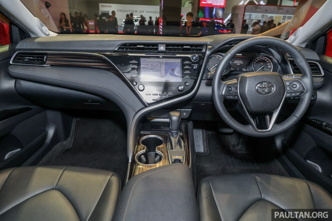 Khám phá Toyota Camry 2019