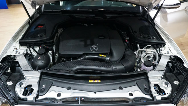 Mercedes-Benz E 300 AMG 2019 chính thức quay lại thị trường Việt