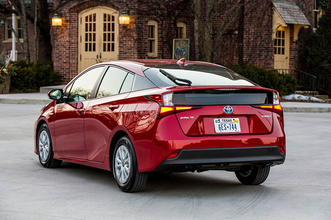 Toyota Prius 2020 phiên bản nâng cấp thêm tính năng hỗ trợ an toàn và Apple CarPlay