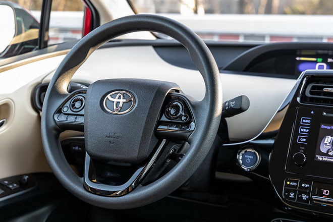Toyota Prius 2020 phiên bản nâng cấp thêm tính năng hỗ trợ an toàn và Apple CarPlay