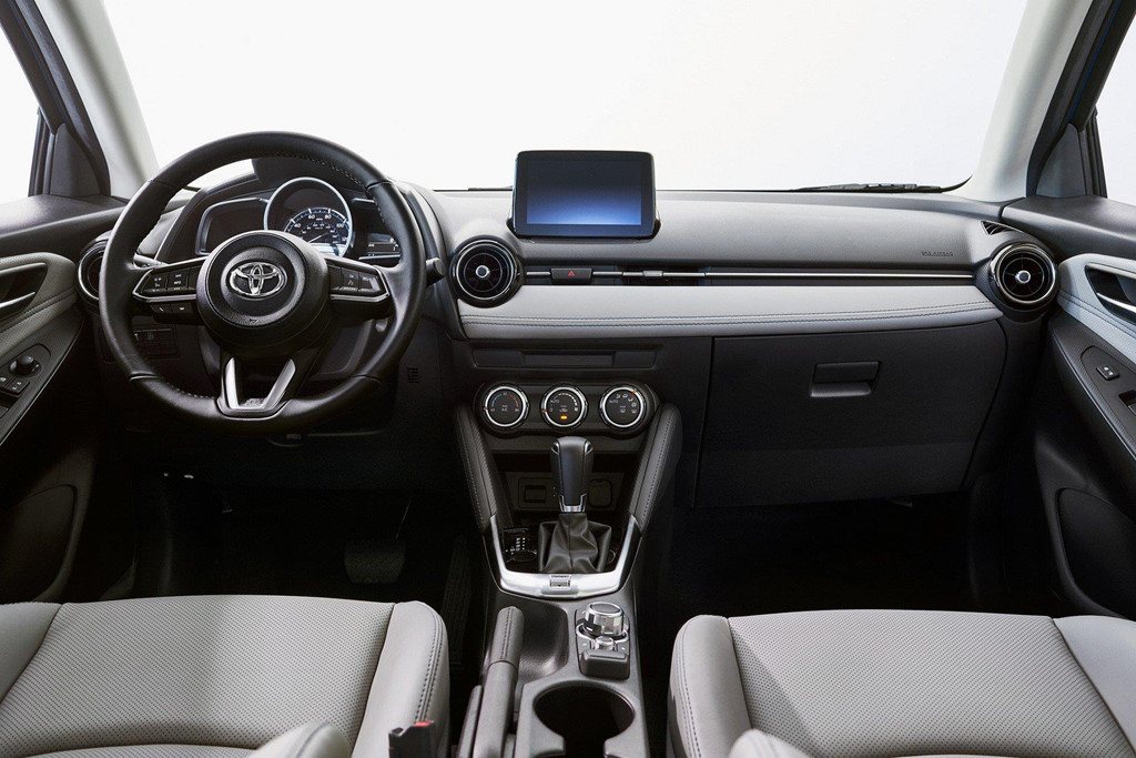 Toyota Yaris 2020 lộ diện, bất ngờ sở hữu thiết kế giống Mazda
